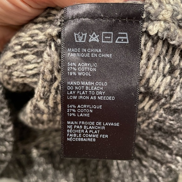 Cote Womens sweater size large with pockets - Picture 3 of 6